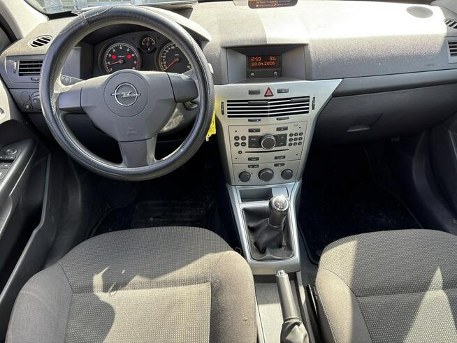 Opel Astra 1.4 benzyna 90km klimatyzacja BEZWYPADEK serwis 2010