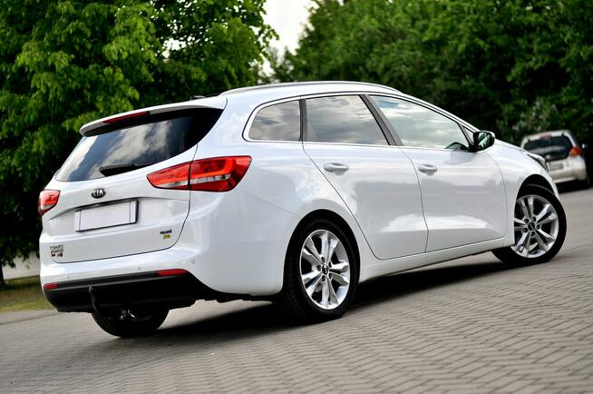 Kia Cee'd 1,6CRDi 110 Km Lift Led Panorama Navi Klimatronik Kamera Full Opcja