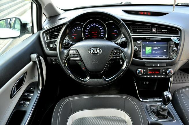 Kia Cee'd 1,6CRDi 110 Km Lift Led Panorama Navi Klimatronik Kamera Full Opcja
