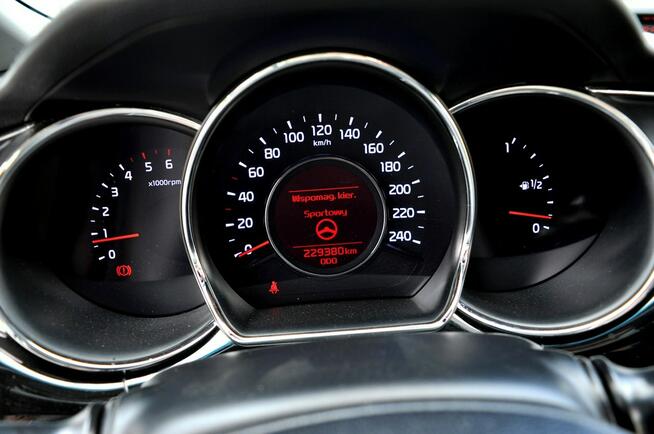 Kia Cee'd 1,6CRDi 110 Km Lift Led Panorama Navi Klimatronik Kamera Full Opcja