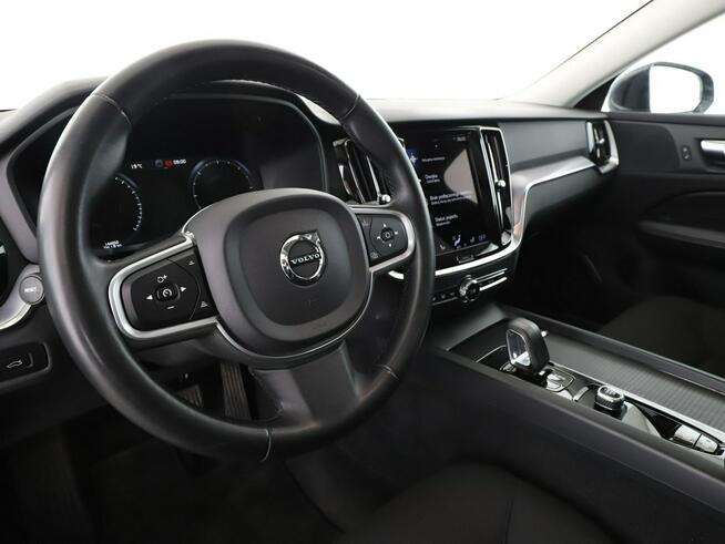Volvo V60 mHEV automat full LED navi klima auto virtual cocpit grzane fotele