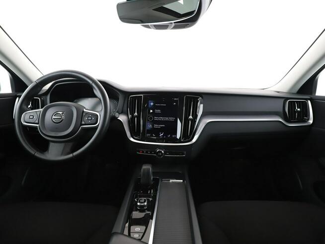 Volvo V60 mHEV automat full LED navi klima auto virtual cocpit grzane fotele