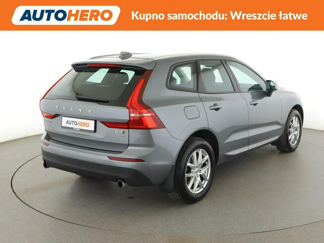 Volvo XC 60 Momentum B4(mHEV) automat AWD navi kamera tempomat LED