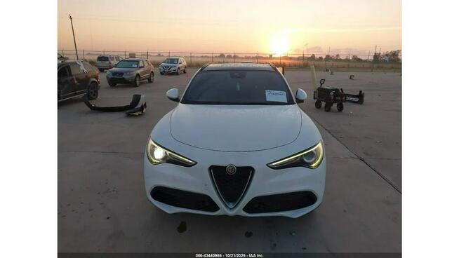 Alfa Romeo Stelvio / 2.0 280KM / 4x4 / niski przebieg /