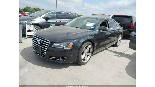 Audi A8 / niski przebieg / Quattro / 3.0 kompresor /