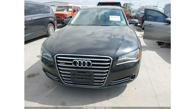 Audi A8 / niski przebieg / Quattro / 3.0 kompresor /