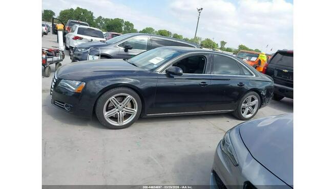 Audi A8 / niski przebieg / Quattro / 3.0 kompresor /