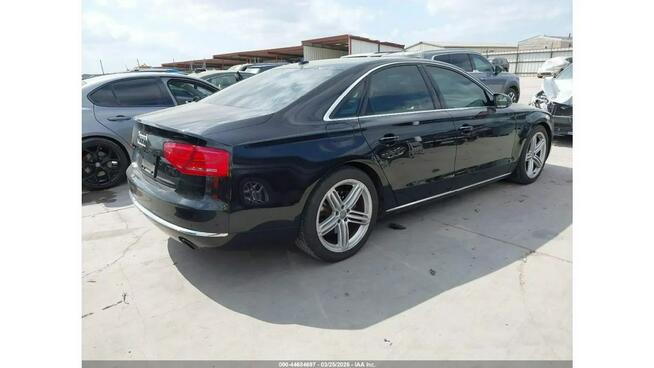 Audi A8 / niski przebieg / Quattro / 3.0 kompresor /