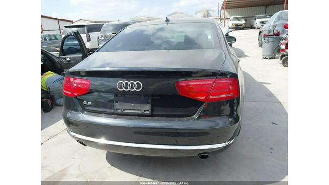 Audi A8 / niski przebieg / Quattro / 3.0 kompresor /