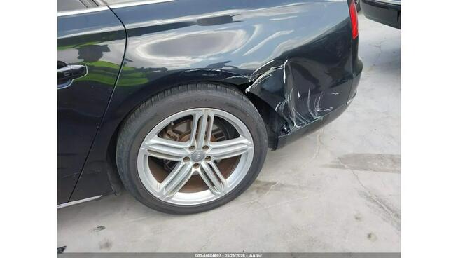 Audi A8 / niski przebieg / Quattro / 3.0 kompresor /