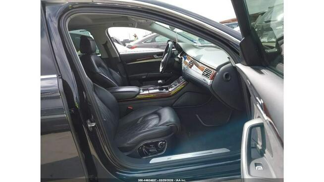 Audi A8 / niski przebieg / Quattro / 3.0 kompresor /