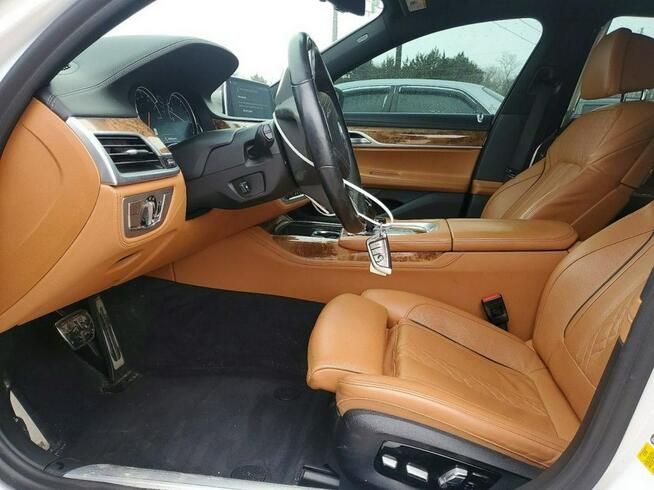 BMW 740 / Head Up / M-pakiet / niski przebieg /