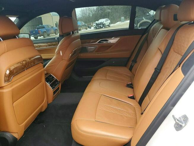 BMW 740 / Head Up / M-pakiet / niski przebieg /