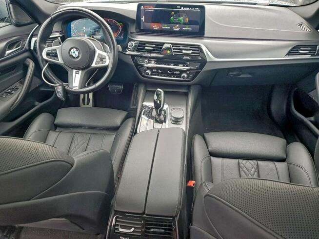 BMW M550i / xDrive / M-Pakiet / Niski przebieg /