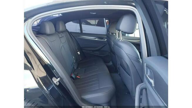 BMW M550i / M-Pakiet / 2.0 248KM / niski przebieg /