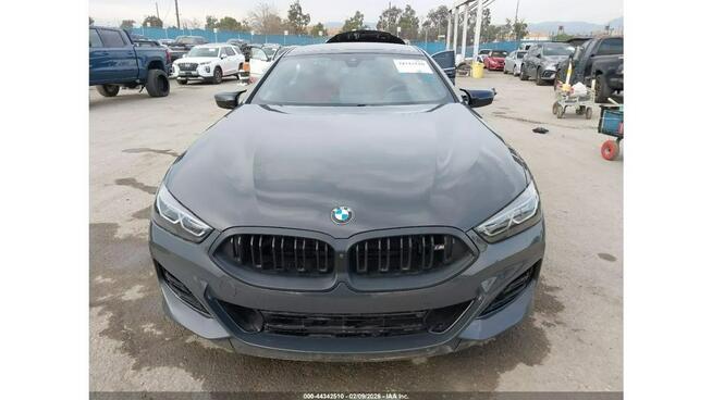 BMW M8 / xDrive / M-Pakiet / 4.4 530 KM / virtual cockpit / niski przebieg /