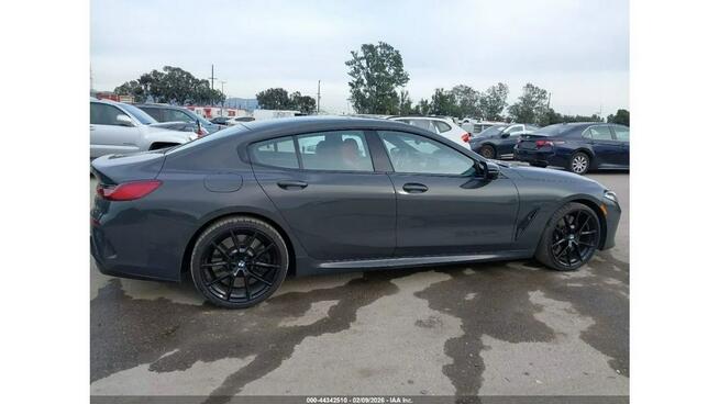 BMW M8 / xDrive / M-Pakiet / 4.4 530 KM / virtual cockpit / niski przebieg /