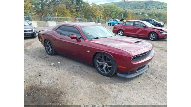 Dodge Challenger / 5.7 372KM / automat / niski przebieg /
