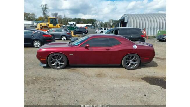 Dodge Challenger / 5.7 372KM / automat / niski przebieg /