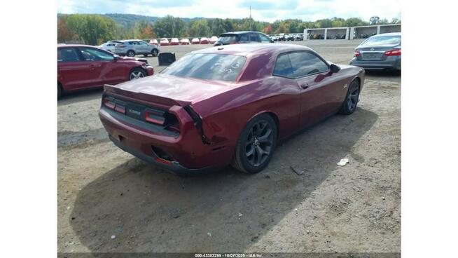 Dodge Challenger / 5.7 372KM / automat / niski przebieg /