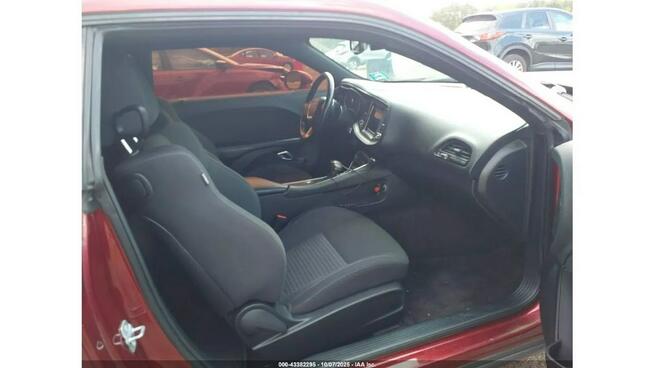 Dodge Challenger / 5.7 372KM / automat / niski przebieg /