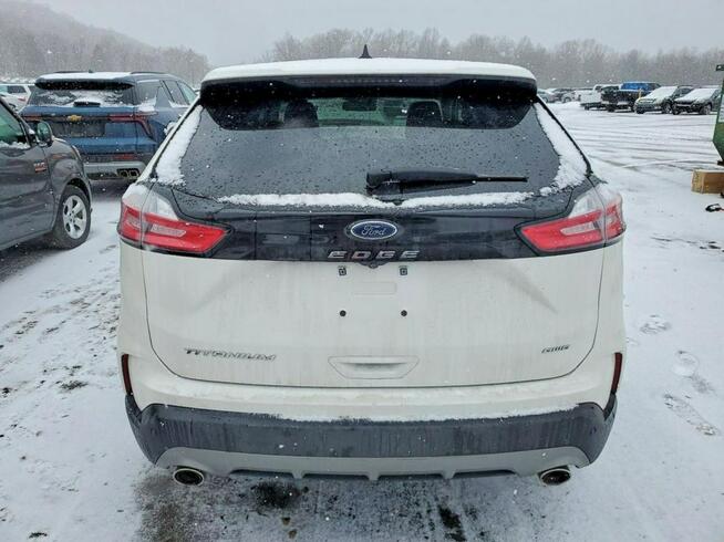 Ford EDGE / wersja TITANIUM / 4x4 / benzyna / niski przebieg /