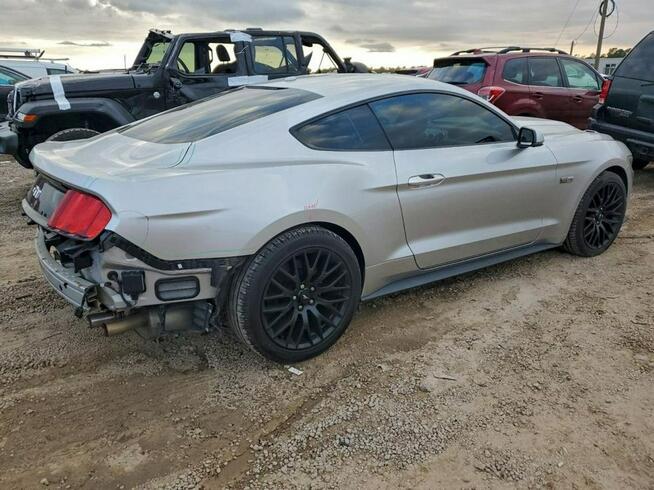 Ford Mustang / Automat / 5.0 / niski przebieg /