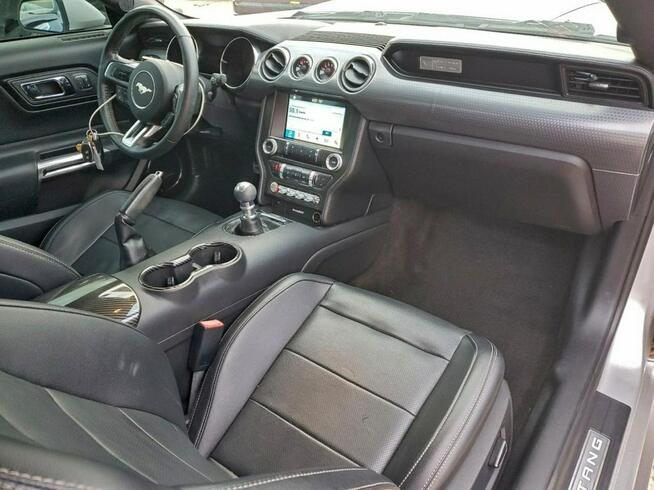 Ford Mustang / Automat / 5.0 / niski przebieg /