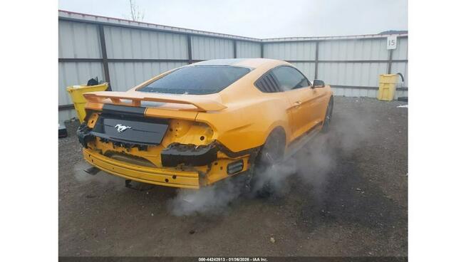 Ford Mustang / automat / niski przebieg /