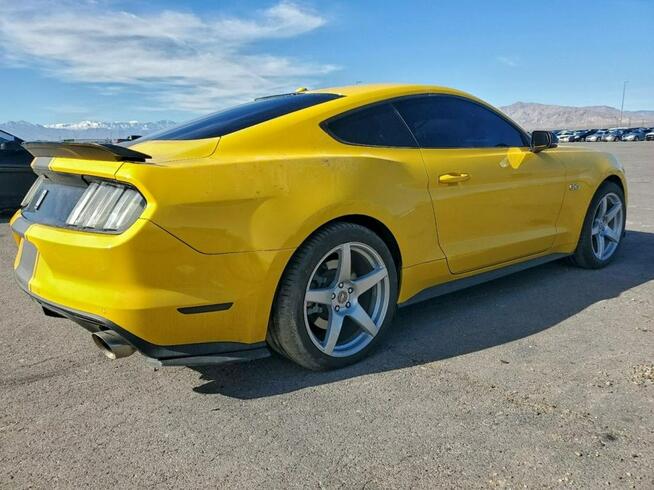 Ford Mustang / 5.0 / niski przebieg /