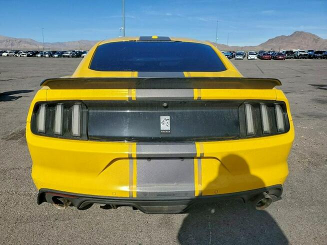 Ford Mustang / 5.0 / niski przebieg /