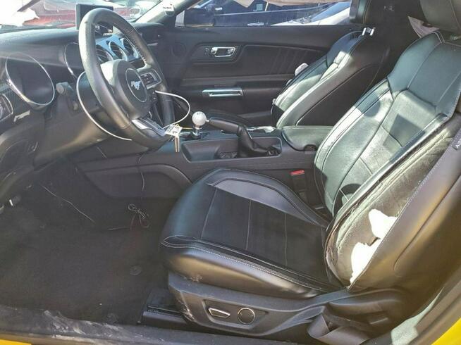 Ford Mustang / 5.0 / niski przebieg /