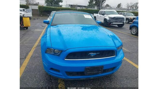 Ford Mustang / Cabrio / 3.7 / niski przebieg /