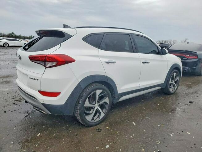 Hyundai Tucson / 4x4 / bogata wersja / niski przebieg /