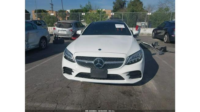 Mercedes C 300 / 2.0 258KM / niski przebieg / automat /