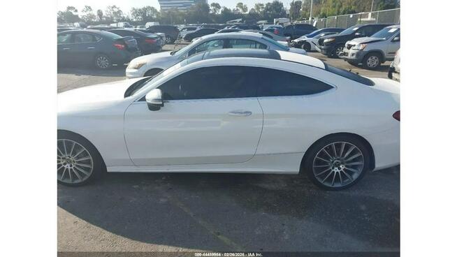 Mercedes C 300 / 2.0 258KM / niski przebieg / automat /