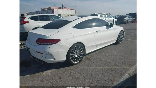 Mercedes C 300 / 2.0 258KM / niski przebieg / automat /