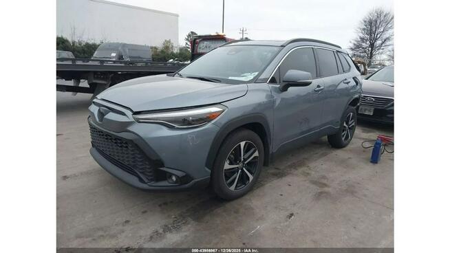 Toyota Corolla Cross / HYBRYDA / 4x4 / bogate wyposażenie / niski przebieg /