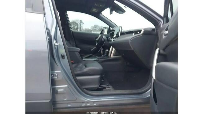 Toyota Corolla Cross / HYBRYDA / 4x4 / bogate wyposażenie / niski przebieg /