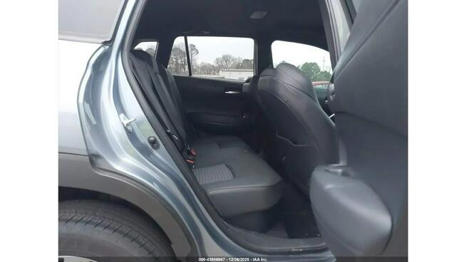 Toyota Corolla Cross / HYBRYDA / 4x4 / bogate wyposażenie / niski przebieg /