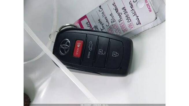 Toyota Corolla Cross / HYBRYDA / 4x4 / bogate wyposażenie / niski przebieg /