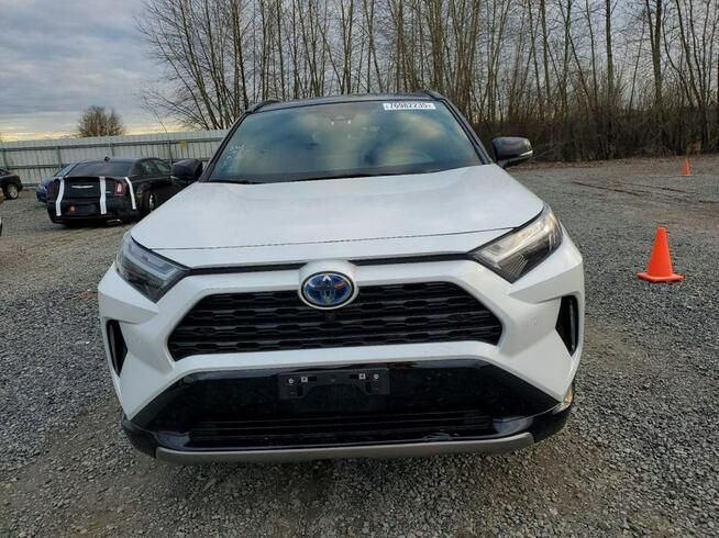 Toyota RAV-4 / HYBRYDA / 4x4 / bogate wyposażenie / niski przebieg /