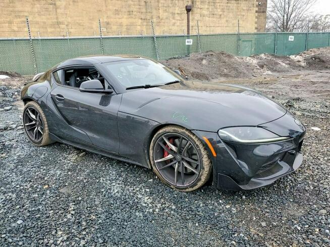 Toyota Supra / 3.0 / automat / RWD /