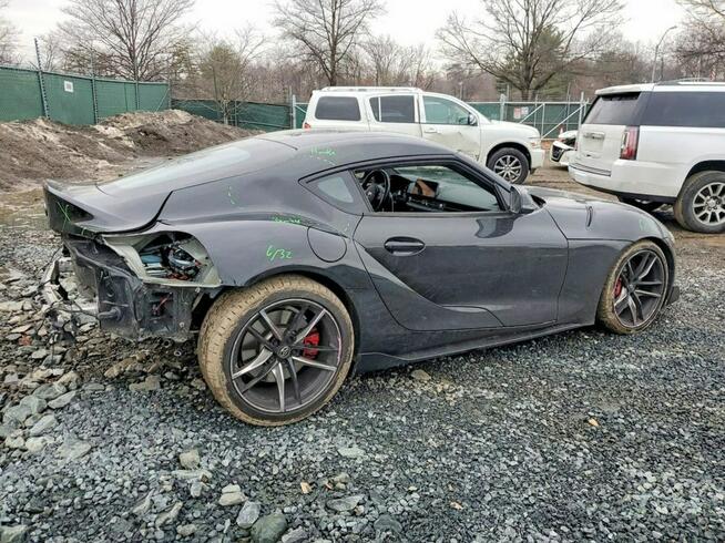 Toyota Supra / 3.0 / automat / RWD /