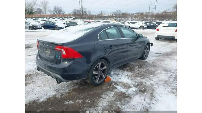 Volvo S60 / 4x4 / Niski przebieg /