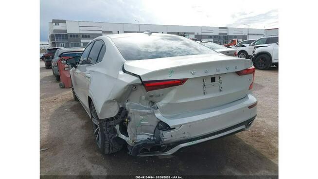 Volvo S60 / 2.0 250KM / Bogate wyposażenie / niski przebieg /