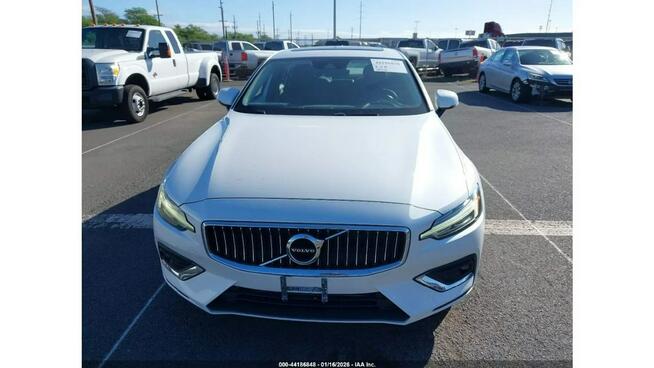 Volvo S60 / T5 INSCRIPTION / niski przebieg /