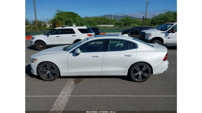 Volvo S60 / T5 INSCRIPTION / niski przebieg /