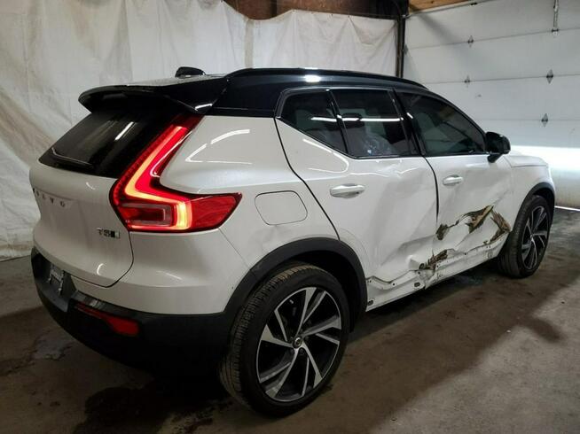 Volvo XC 40 / 4x4 / 2.0 247KM /