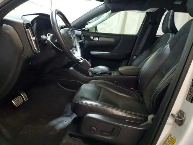 Volvo XC 40 / 4x4 / 2.0 247KM /